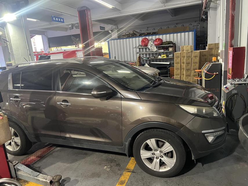 r1019886-kia-sportage-2011_0
