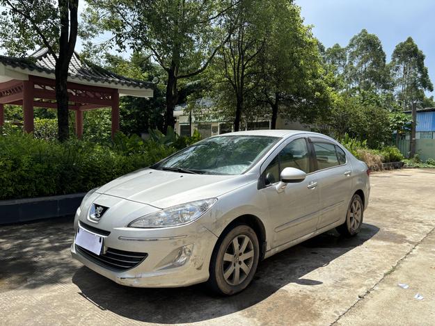 r1019904-peugeot-408-2010_0