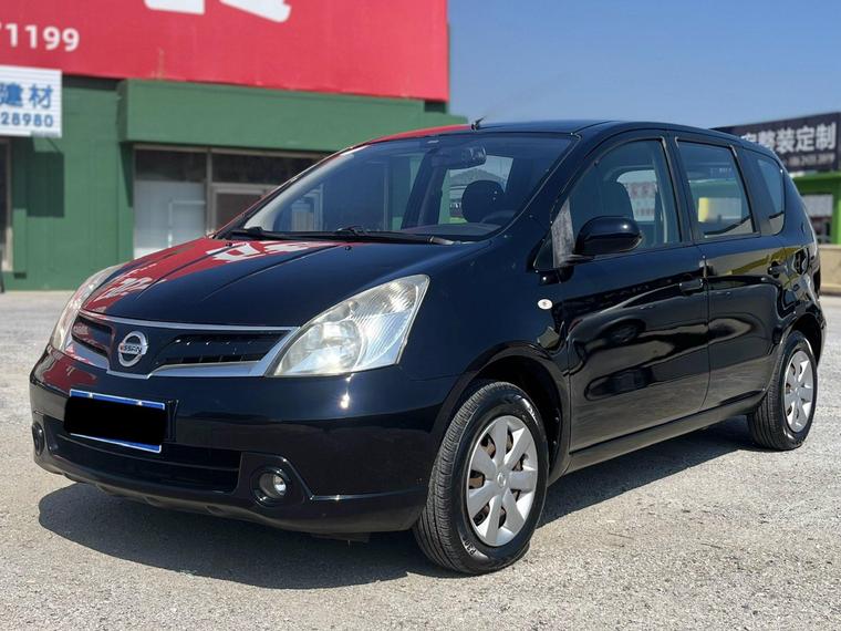 r1019945-nissan-livina-2011_0