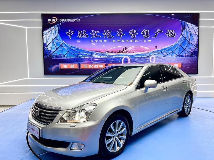 r1020039-toyota-crown-2010_0