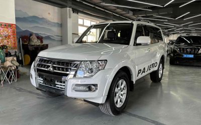 r1020048-mitsubishi-pajero-2016_0