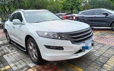 r1020060-honda-crosstour-2013_0