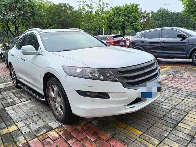 r1020060-honda-crosstour-2013_0