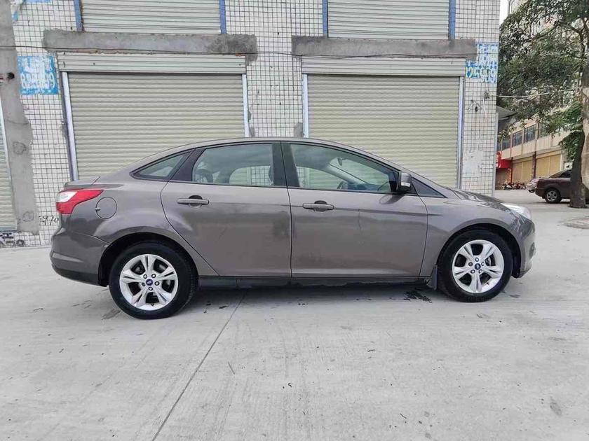 r1020066-ford-focus-2014_0