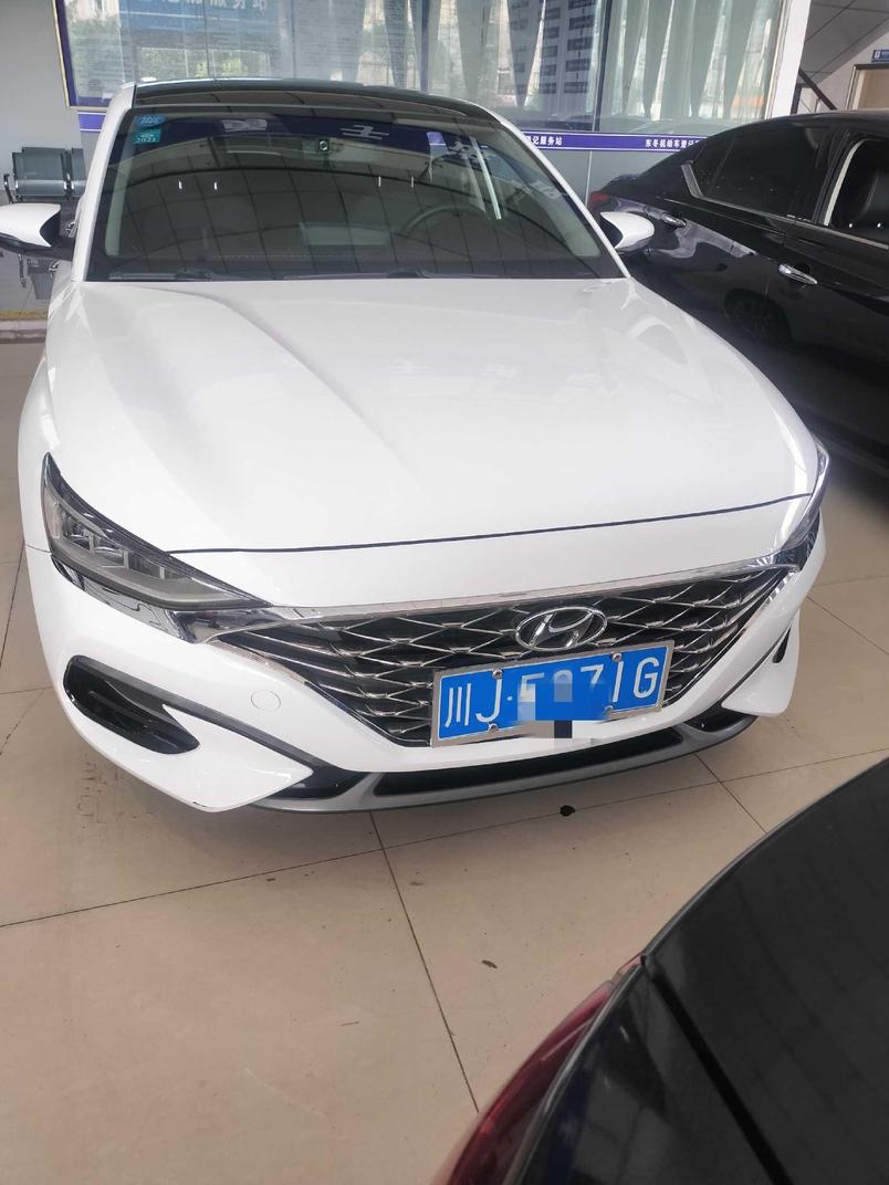 r1020081-hyundai-lafesta-2019_0