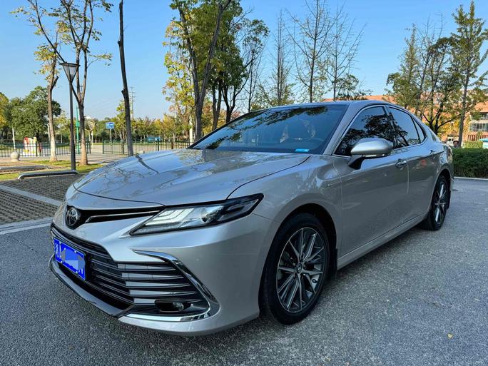 r1020094-toyota-camry-2021_0