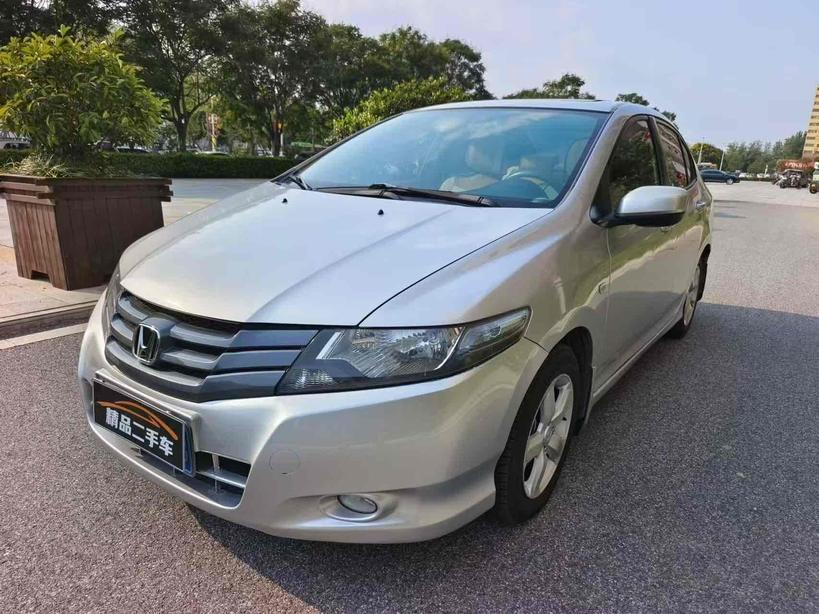 r1020147-honda-city-classic-2010_0