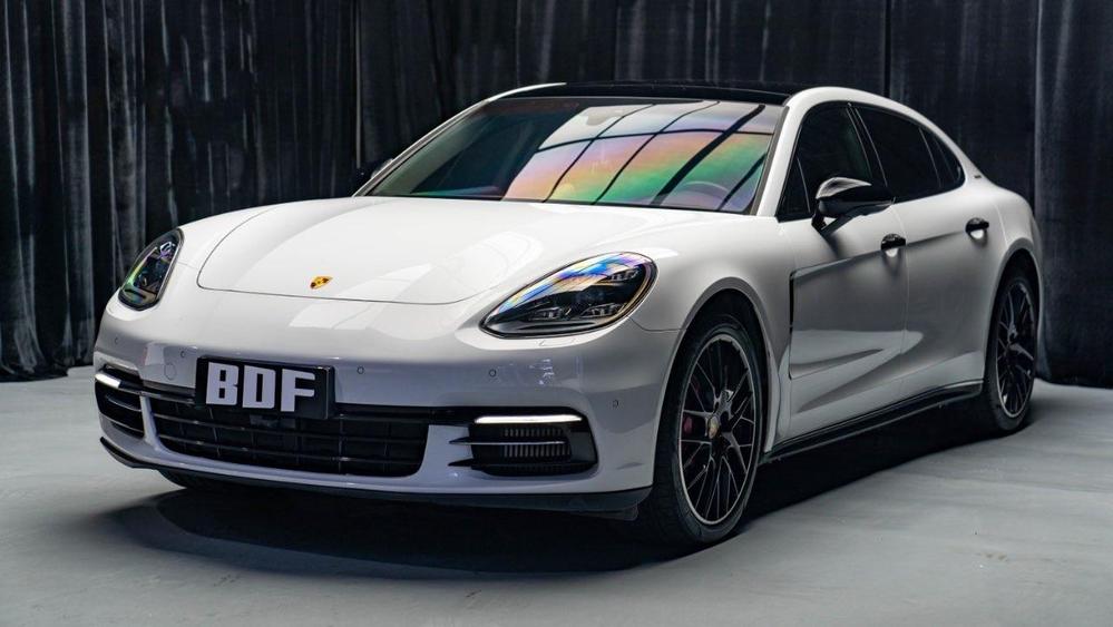 r1020165-porsche-panamera-2020_0