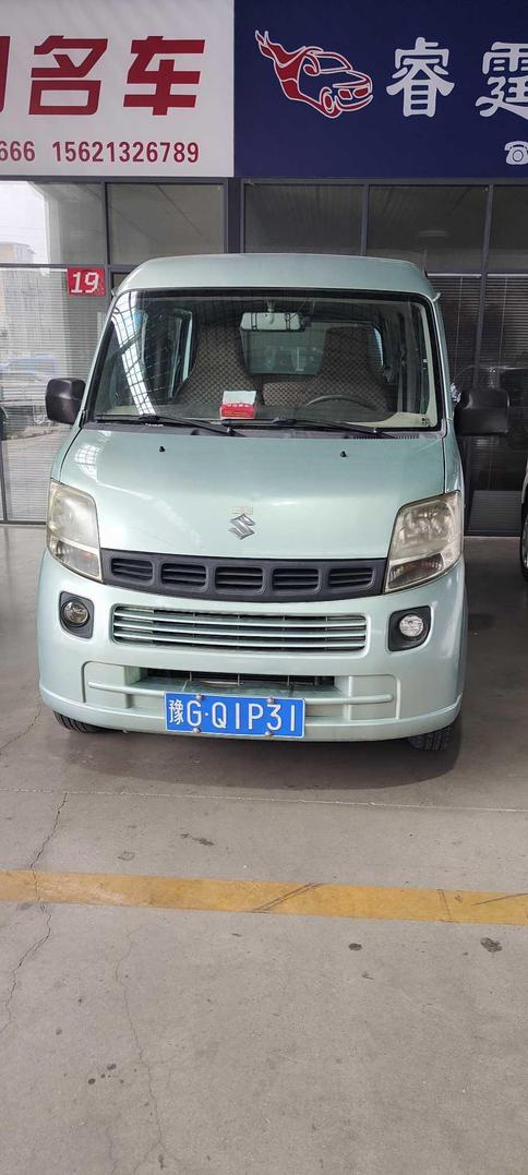 r1020222-suzuki-landy-2010_0