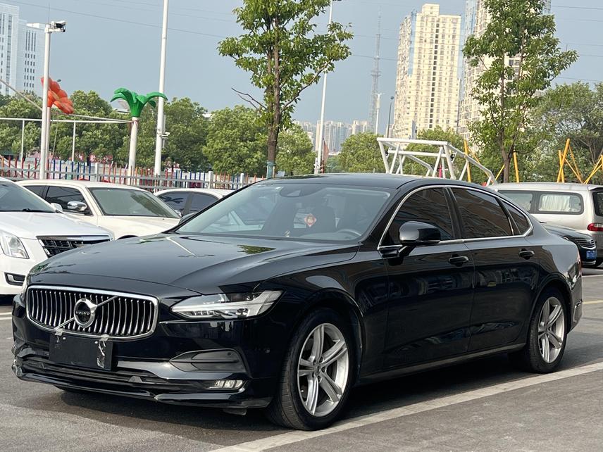 r1020254-volvo-s90-2018_0