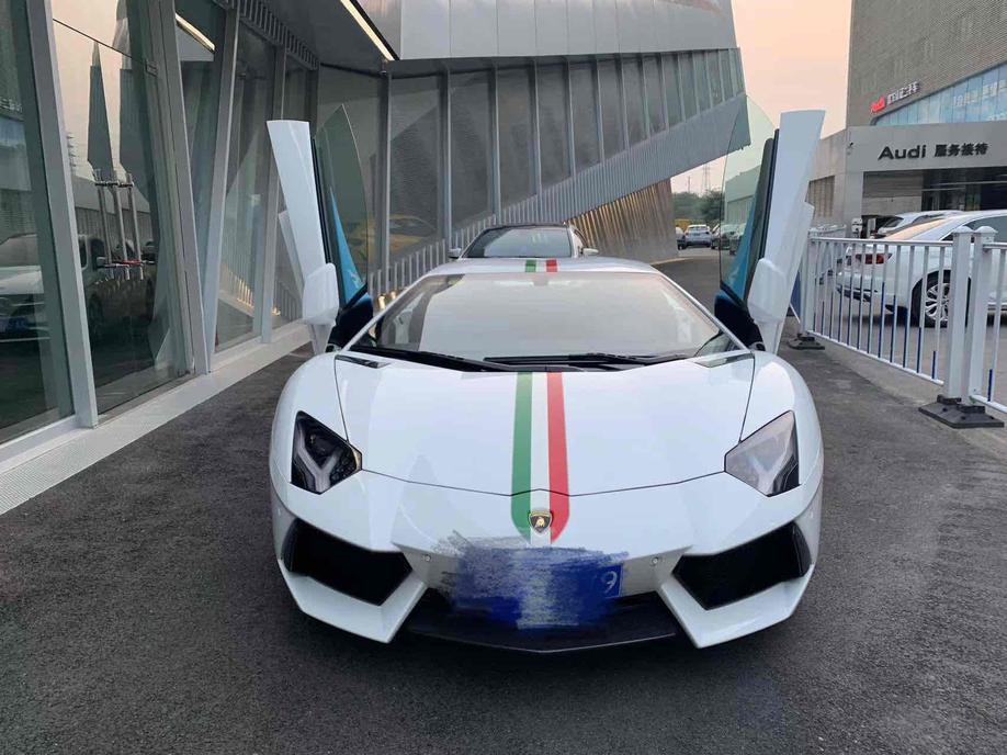 r1020262-lamborghini-aventador-2014_0