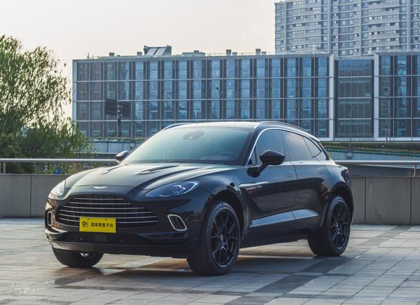 r1020341-aston-martin-dbx-2023_0