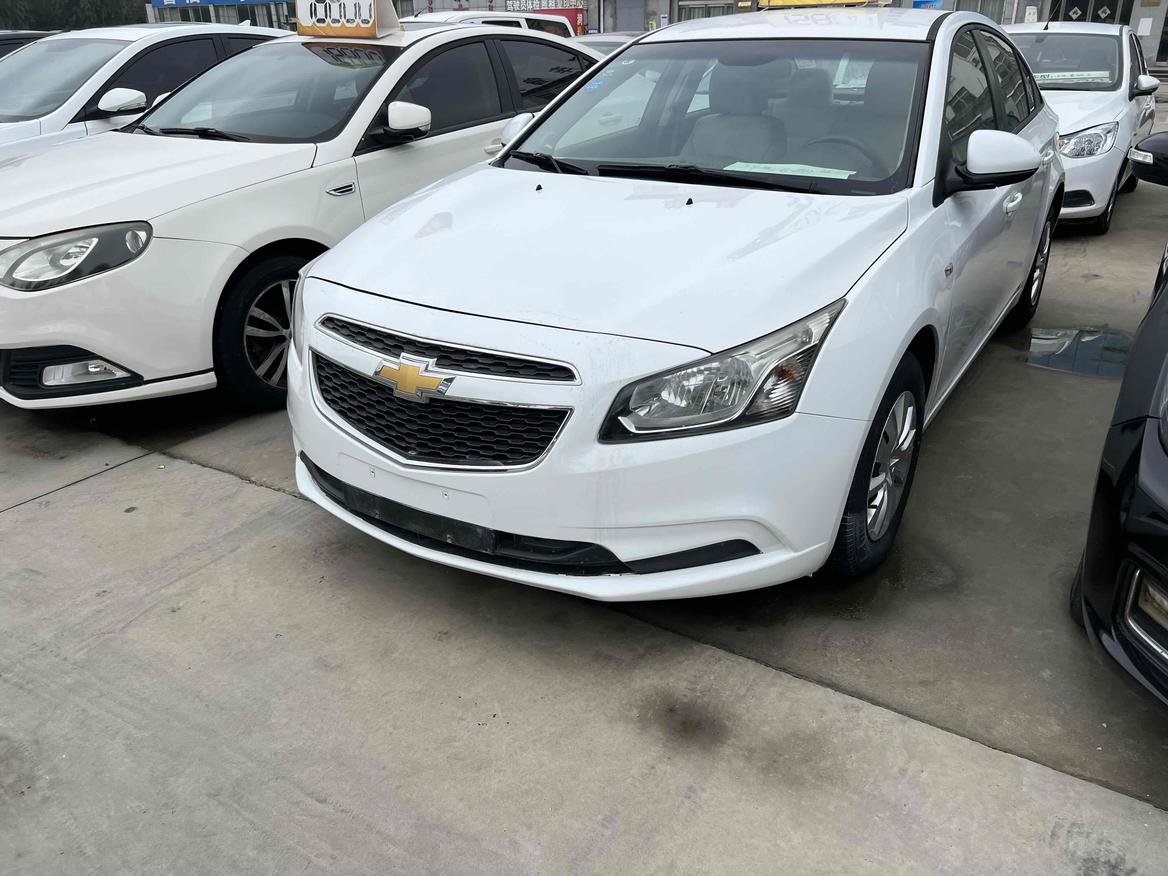 r1020375-chevrolet-cruze-2015_0