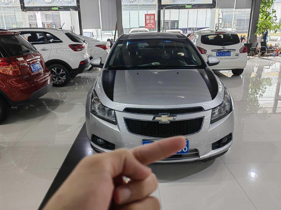 r1020400-chevrolet-cruze-2012_0