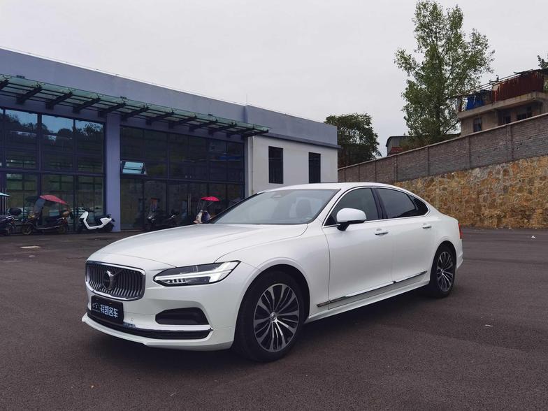 r1020443-volvo-s90-2023_0