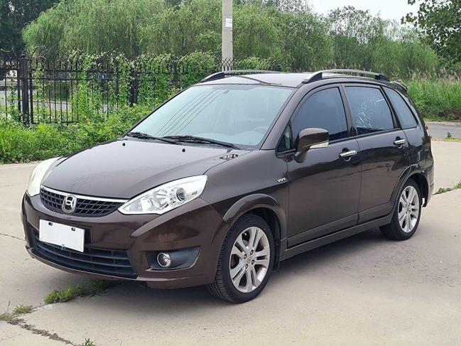 r1020449-suzuki-aerio-2015_0