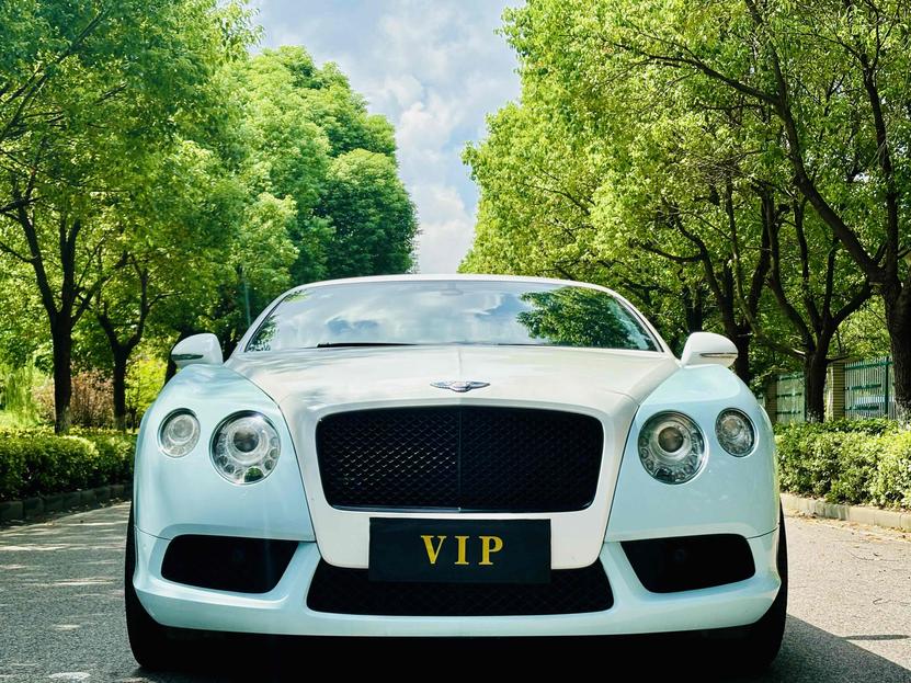 r1020450-bentley-continental-2015_0
