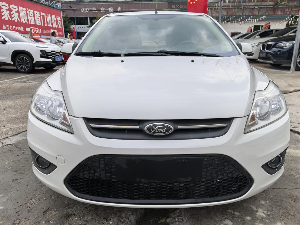 r1020483-ford-focus-2014_0