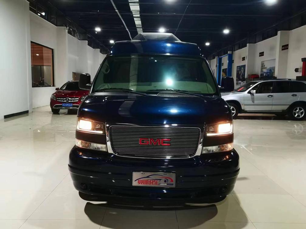 r1020493-gmc-savana-2012_0