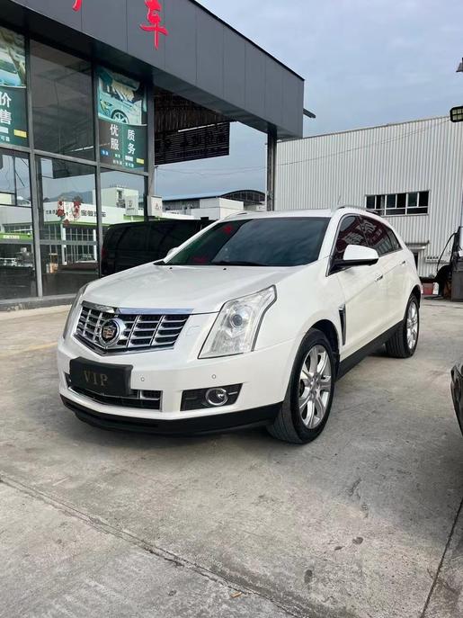 r1020518-cadillac-srx-2013_0