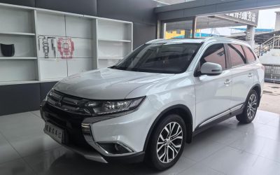 r1020565-mitsubishi-outlander-2018_0
