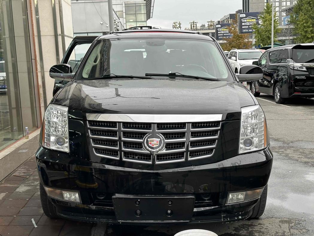 r1020566-escalade-2009_0