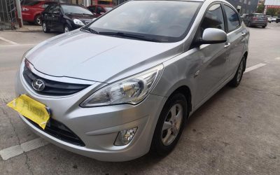 r1020577-hyundai-reina-2011_0