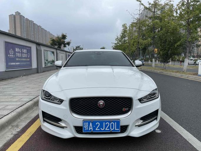 r1020586-jaguar-xe-2017_0