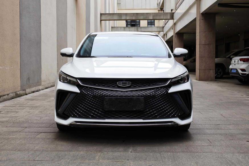 r1020592-geely-emgrand-l-2022_0