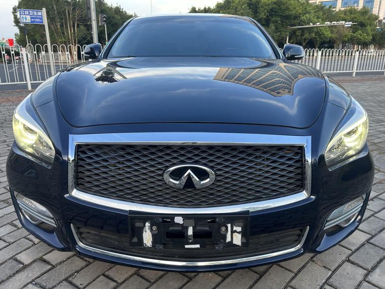 r1020614-infiniti-q70-2018_0