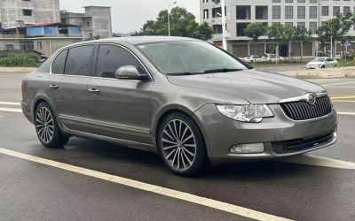r1020687-skoda-superb-2013_0
