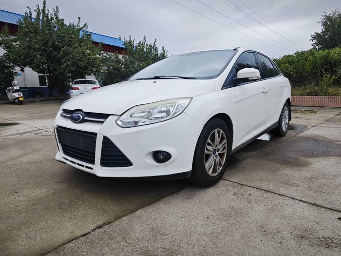 r1020730-ford-focus-2013_0