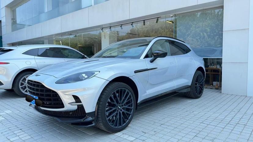 r1020740-aston-martin-dbx-2024_0