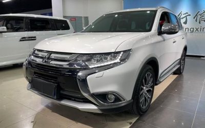 r1020775-mitsubishi-outlander-2016_0