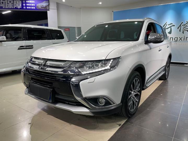r1020775-mitsubishi-outlander-2016_0