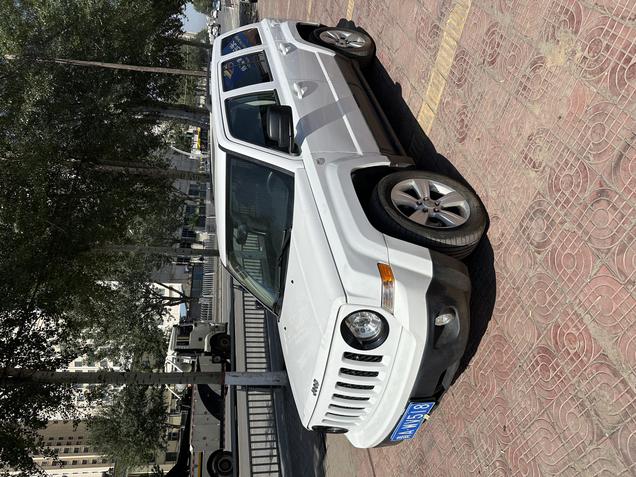 r1020790-jeep-patriot-2015_0