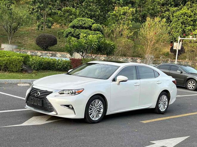 r1020804-lexus-es-2016_0