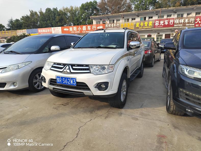 r1020811-mitsubishi-pajero-sport-2017_0