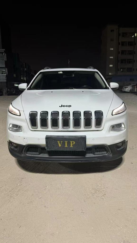 r1020858-jeep-cherokee-2017_0