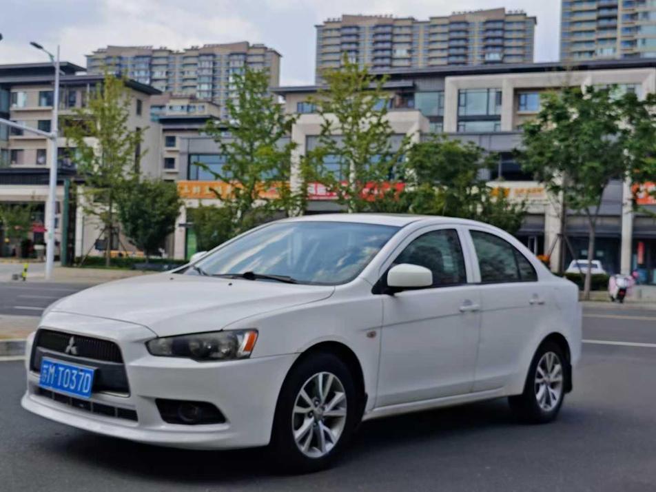r1020942-mitsubishi-lancer-2013_0