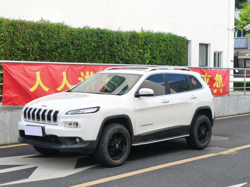 r1021067-jeep-cherokee-2017_0