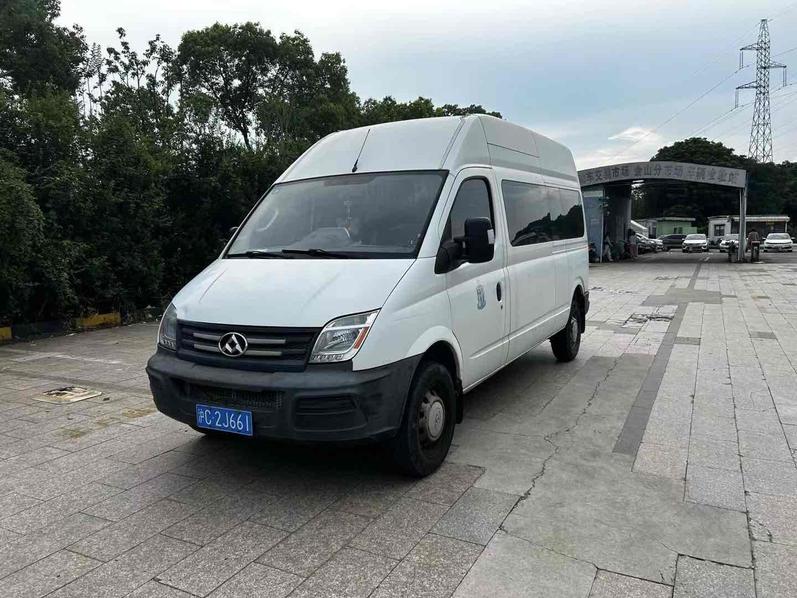 r1021104-saic-maxus-xintu-v80-2016_0