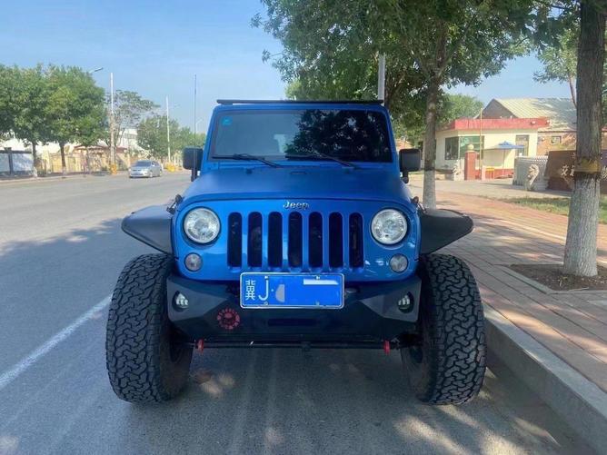r1021137-jeep-wrangler-2015_0