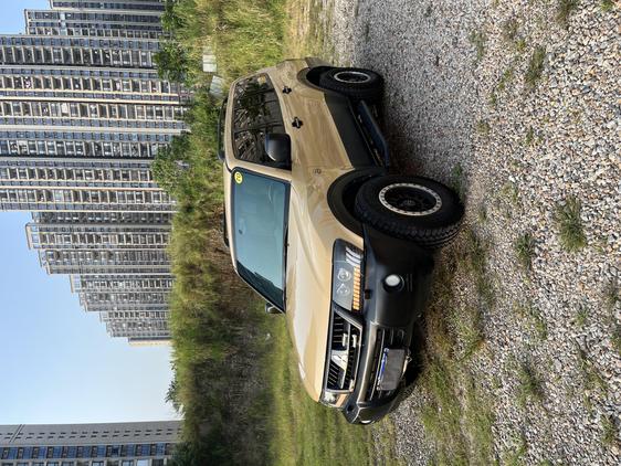 r1021143-mitsubishi-pajero-2010_0