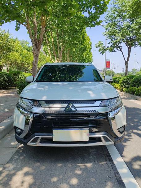 r1021275-mitsubishi-outlander-2020_0