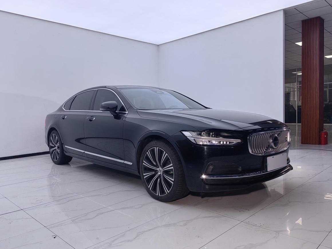 r1021309-volvo-s90-2022_0