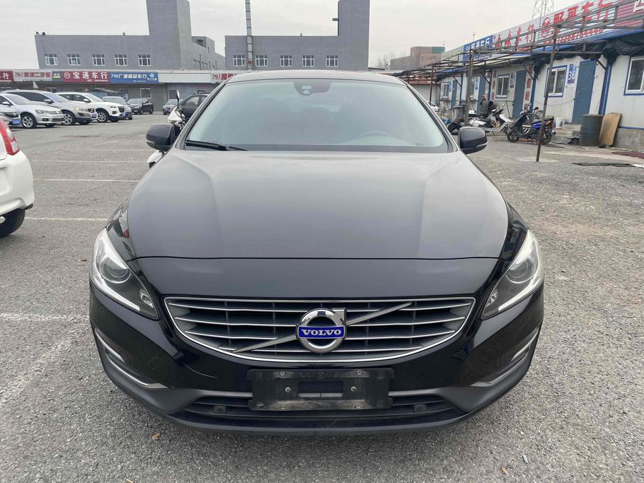 r1021447-volvo-s60-2015_0