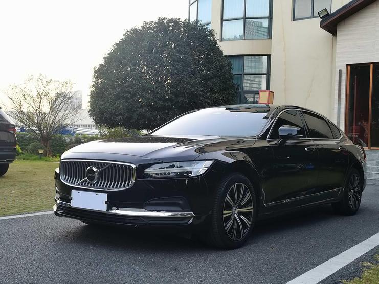 r1021450-volvo-s90-2022_0