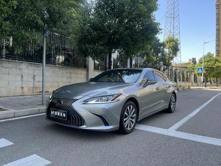 r1021458-lexus-es-2021_0