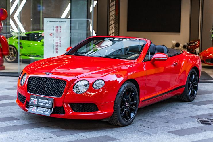 r1021502-bentley-continental-2016_0